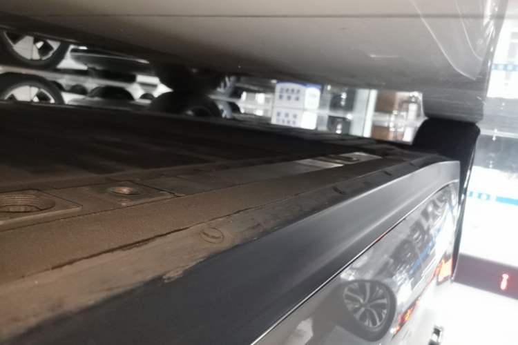 Used Nio ET7 2023 75 kWh Right Side Sill