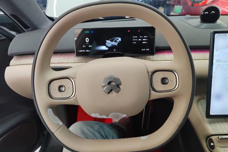 Used Nio ET7 2023 100kWh Signature Edition Steering Wheel