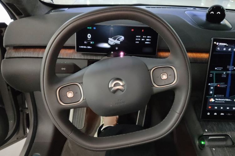 Used Nio ET7 2023 75 kWh Steering Wheel