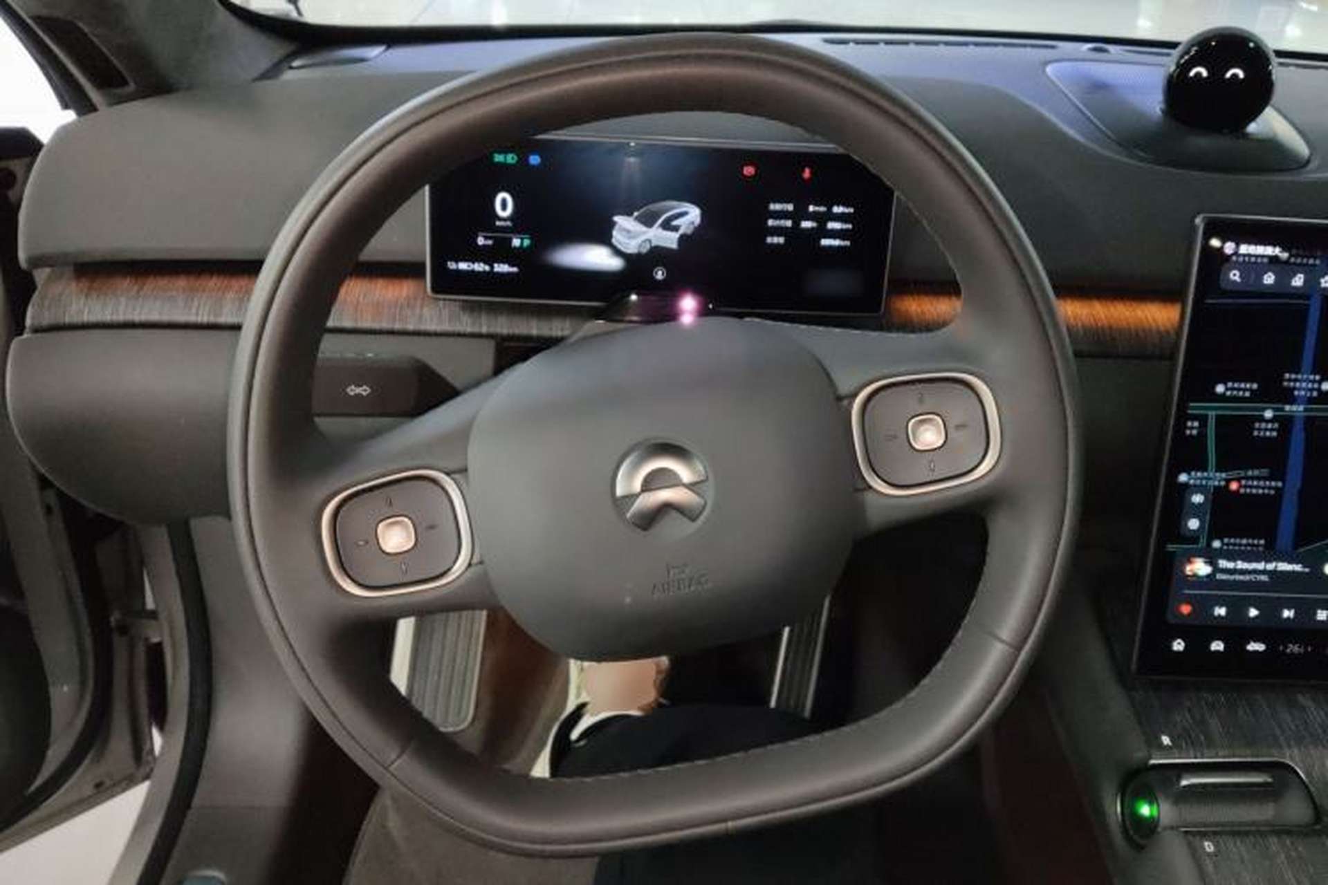 Used Nio ET7 2023 75 kWh Steering Wheel