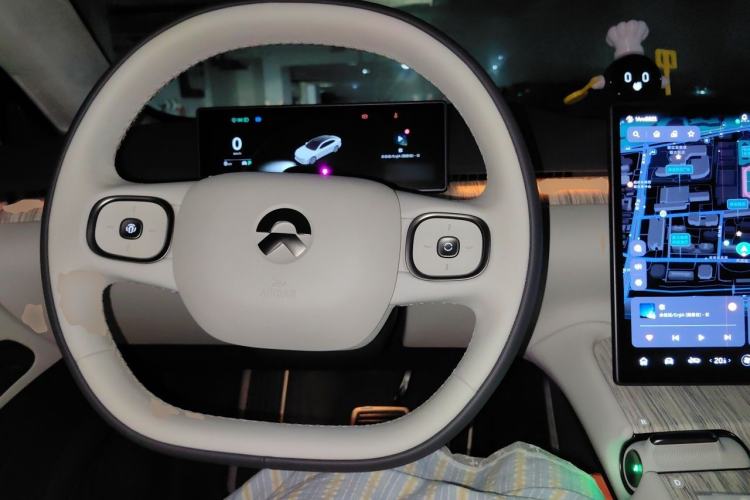 Used Nio ET7 2023 75 kWh Steering Wheel