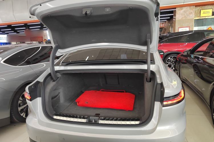 Used Nio ET7 2023 100kWh Signature Edition Trunk
