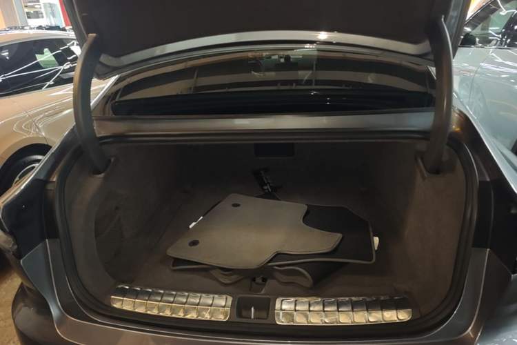 Used Nio ET7 2023 75 kWh Trunk