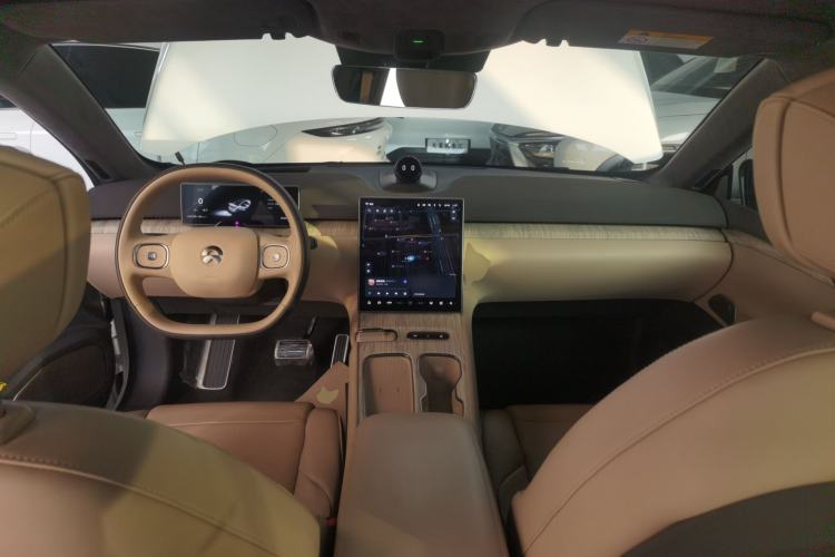 Used Nio ET7 2023 100kWh Center Console