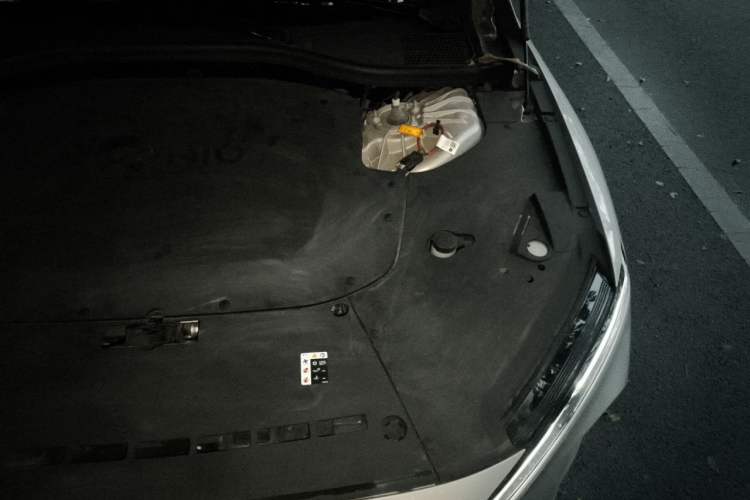 Used Nio ET7 2023 75 kWh Engine Bay Left