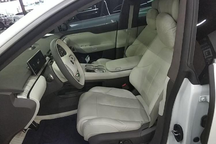 Used Nio ET7 2023 75 kWh Left Front Seat