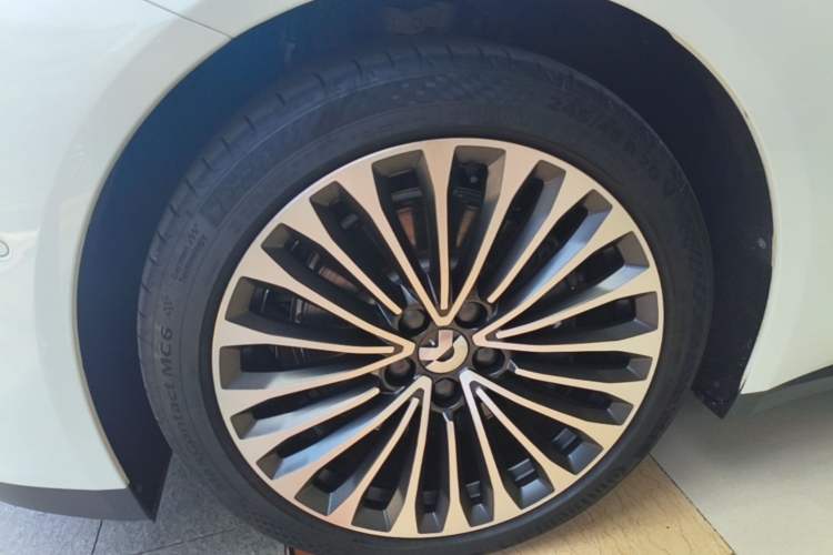 Used Nio ET7 2023 75 kWh Left Front Wheel Hub