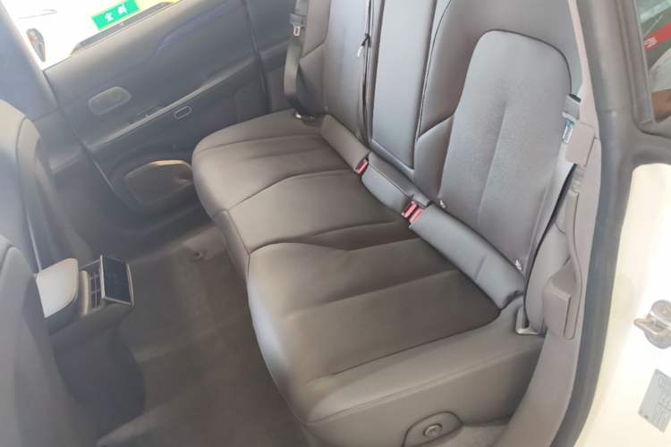 Used Nio ET7 2023 75 kWh Left Rear Seat