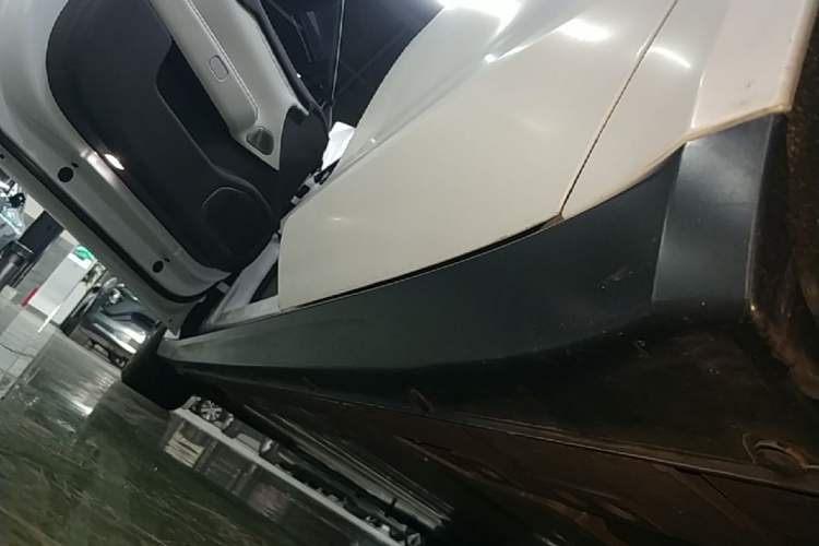 Used Nio ET7 2023 75 kWh Left Side Sill