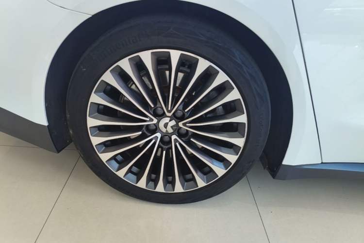Used Nio ET7 2023 75 kWh Right Rear Wheel Hub