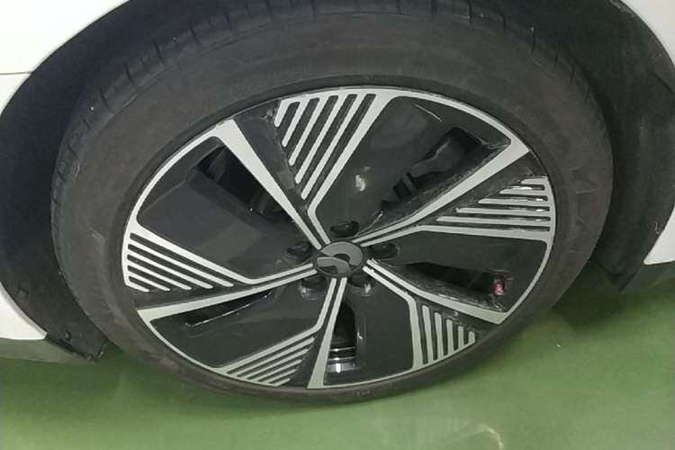 Used Nio ET7 2023 75 kWh Right Rear Wheel Hub