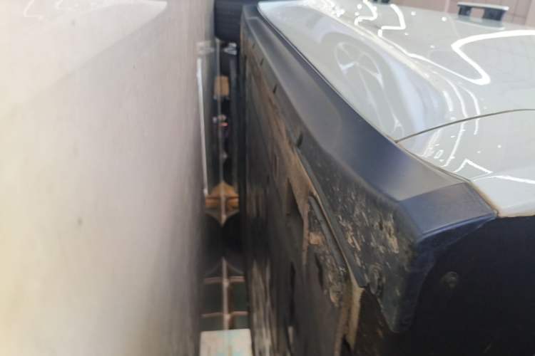 Used Nio ET7 2023 75 kWh Right Side Sill