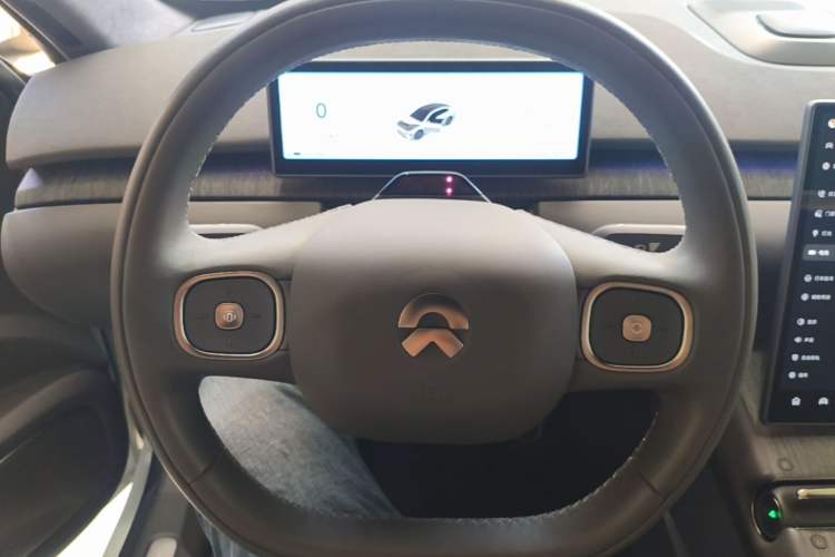 Used Nio ET7 2023 75 kWh Steering Wheel