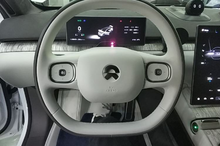 Used Nio ET7 2023 75 kWh Steering Wheel
