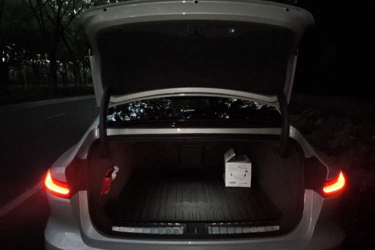 Used Nio ET7 2023 75 kWh Trunk