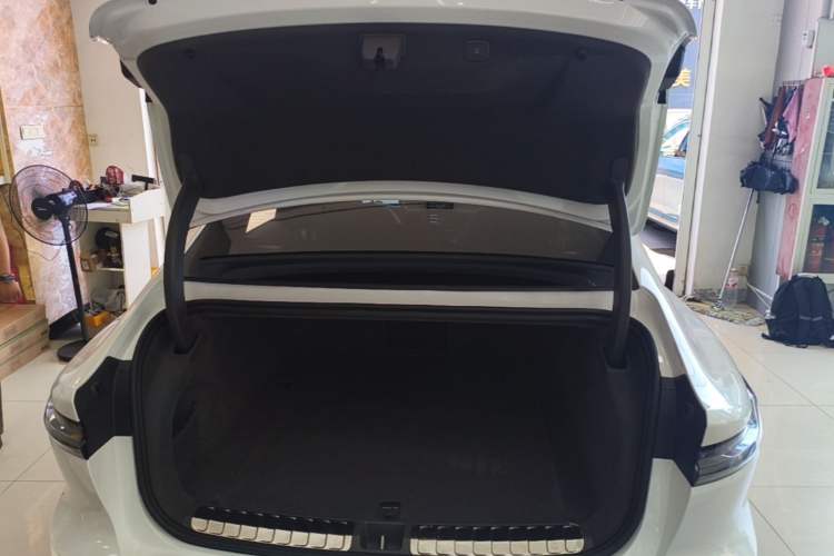 Used Nio ET7 2023 75 kWh Trunk
