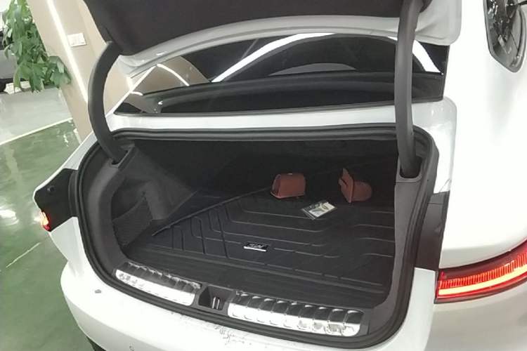 Used Nio ET7 2023 75 kWh Trunk