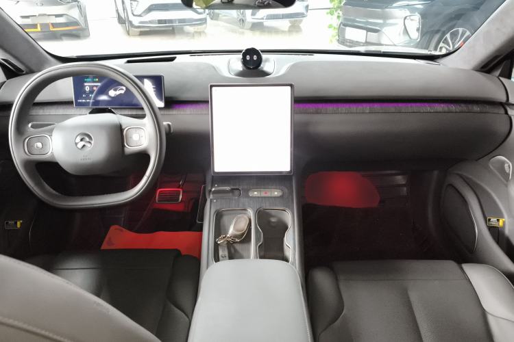 Used Nio ET7 2023 75 kWh Center Console