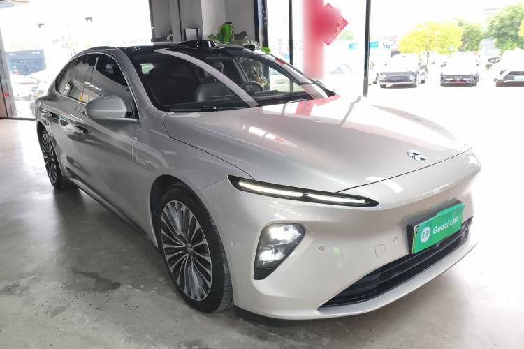 Used Nio ET7 2023 75 kWh Front Right 45 Deg