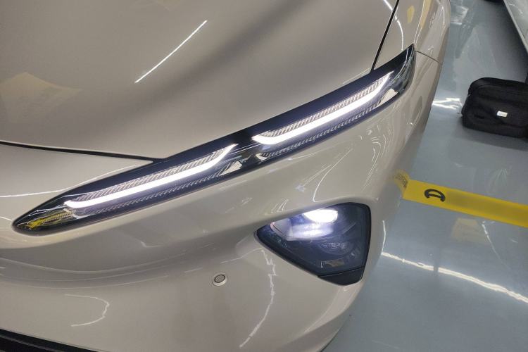 Used Nio ET7 2023 75 kWh Left Front Headlight