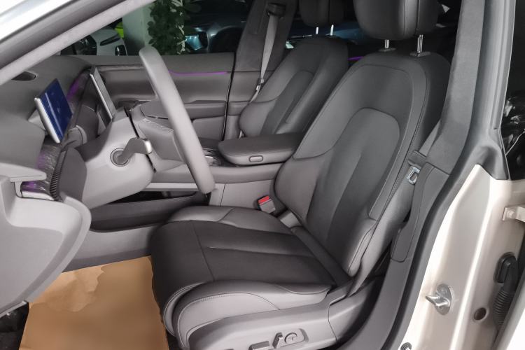 Used Nio ET7 2023 75 kWh Left Front Seat
