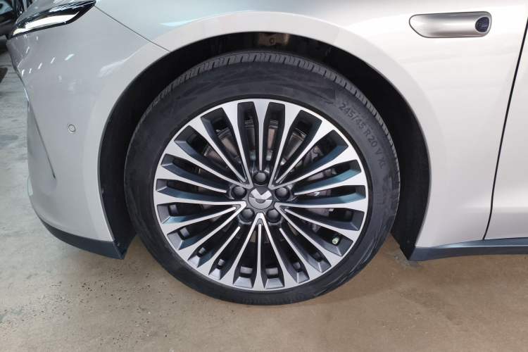Used Nio ET7 2023 75 kWh Left Front Wheel Hub