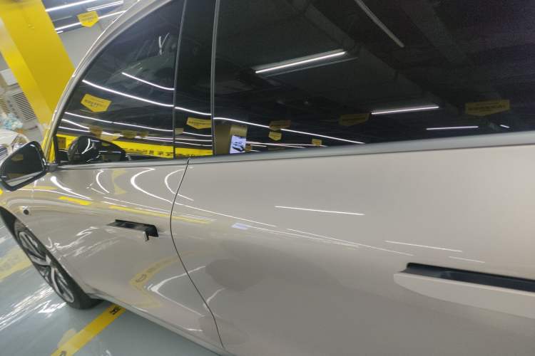 Used Nio ET7 2023 75 kWh Left Side