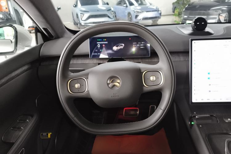 Used Nio ET7 2023 75 kWh Steering Wheel
