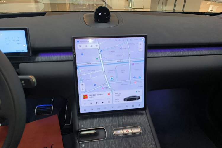 Used Nio ET7 2024 75 kWh Executive Edition Audio And AC Panel