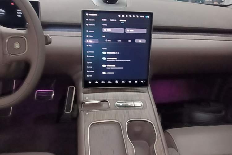 Used Nio ET7 2024 75 kWh Executive Edition Audio And AC Panel