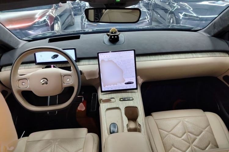 Used Nio ET7 2024 75 kWh Executive Signature Edition Center Console
