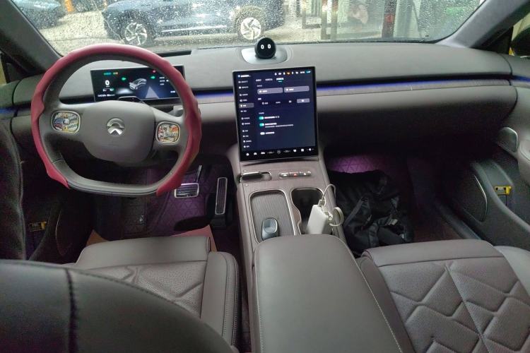 Used Nio ET7 2024 75 kWh Executive Signature Edition Center Console
