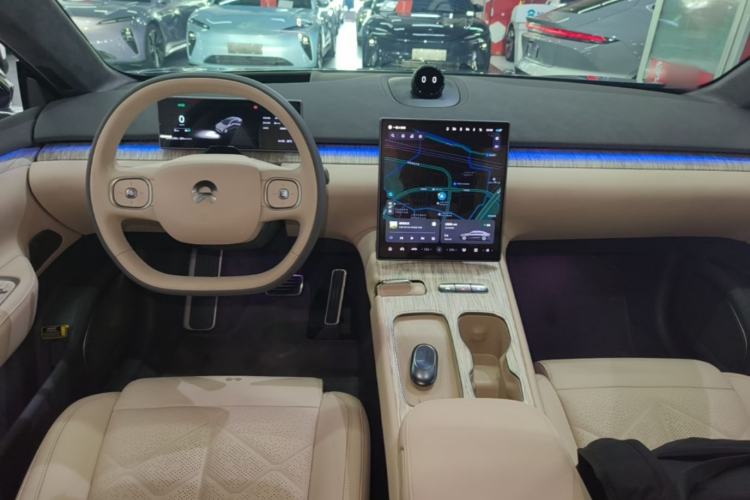 Used Nio ET7 2024 75 kWh Executive Signature Edition Center Console