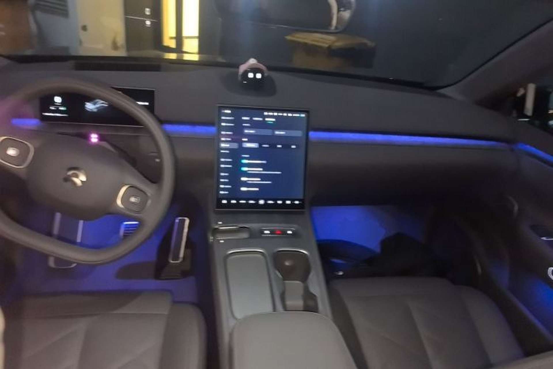 Used Nio ET7 2024 75 kWh Executive Signature Edition Center Console