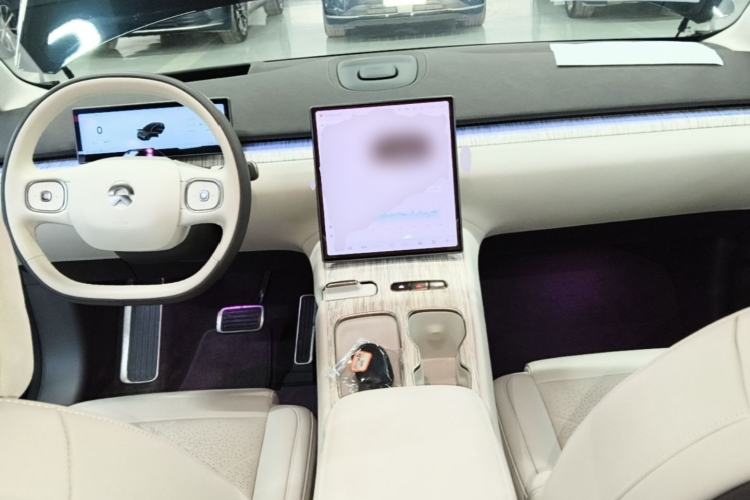 Used Nio ET7 2024 75 kWh Executive Signature Edition Center Console