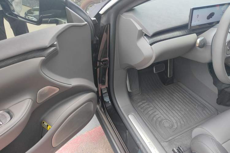 Used Nio ET7 2024 75 kWh Executive Signature Edition Driver Seat