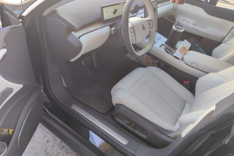 Used Nio ET7 2024 75 kWh Executive Edition Driver Seat