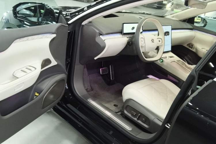 Used Nio ET7 2024 75 kWh Executive Signature Edition Driver Seat