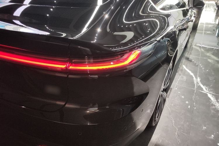Used Nio ET7 2024 100kWh Executive Signature Edition Exterior 3