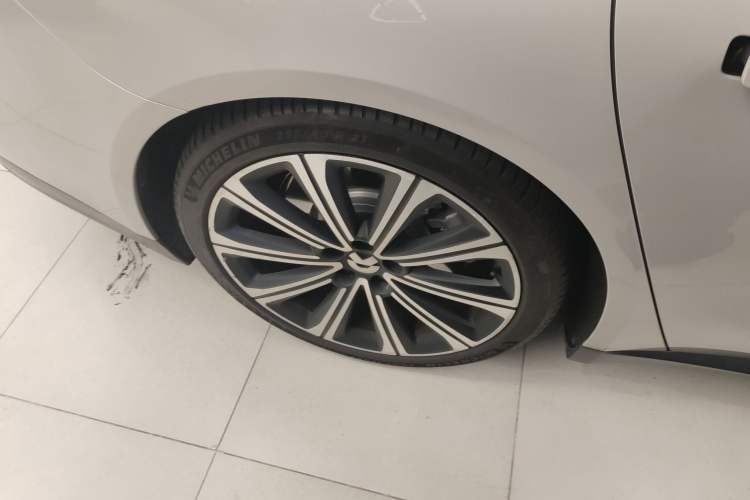 Used Nio ET7 2024 75 kWh Executive Signature Edition Exterior 3