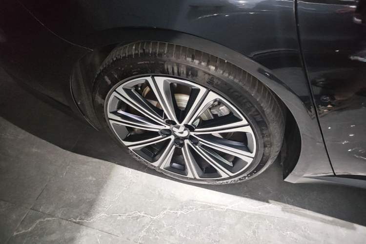 Used Nio ET7 2024 100kWh Executive Signature Edition Exterior 5