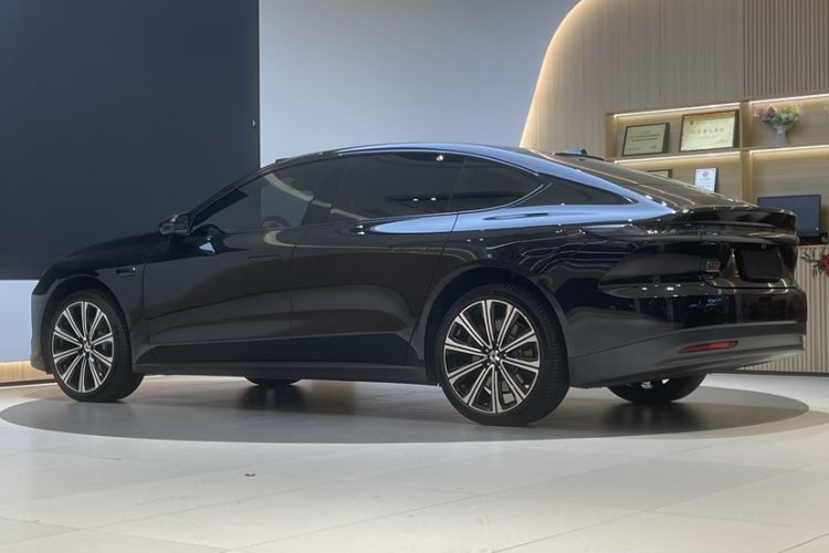 Used Nio ET7 2024 100kWh Executive Signature Edition Exterior 6
