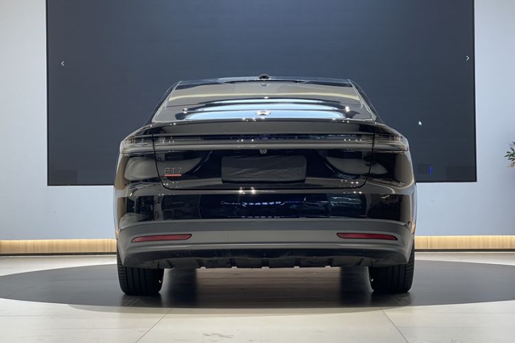 Used Nio ET7 2024 100kWh Executive Signature Edition Exterior 9