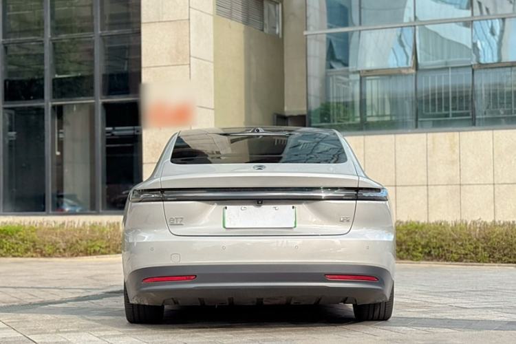 Used Nio ET7 2024 75 kWh Executive Signature Edition Exterior 9