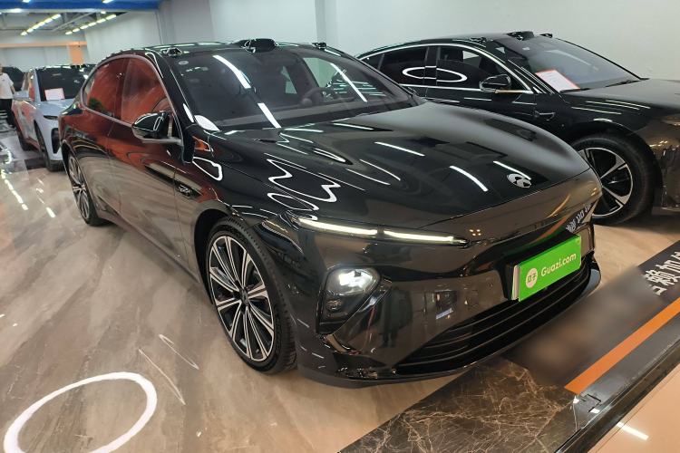 Used Nio ET7 2024 75 kWh Executive Edition Front Right 45 Deg