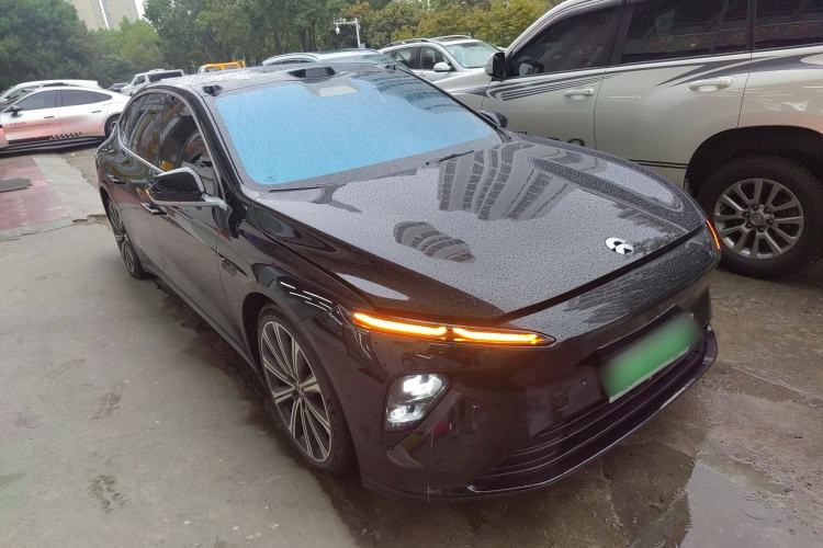 Used Nio ET7 2024 75 kWh Executive Signature Edition Front Right 45 Deg