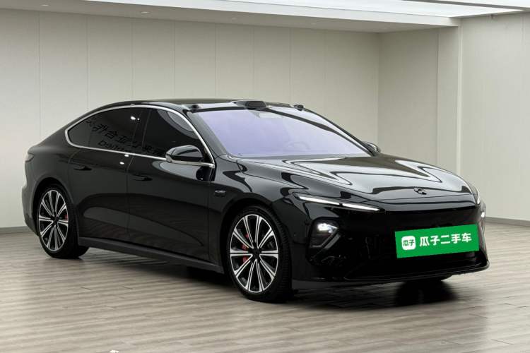 Used Nio ET7 2024 75 kWh Executive Signature Edition Front Right 45 Deg