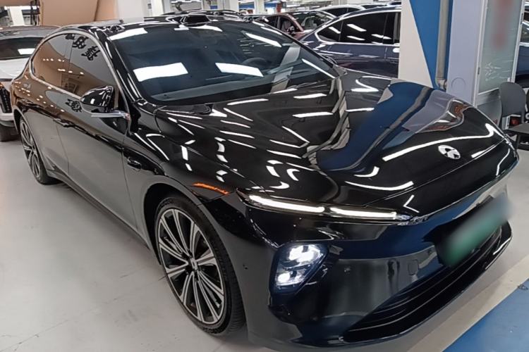 Used Nio ET7 2024 75 kWh Executive Edition Front Right 45 Deg