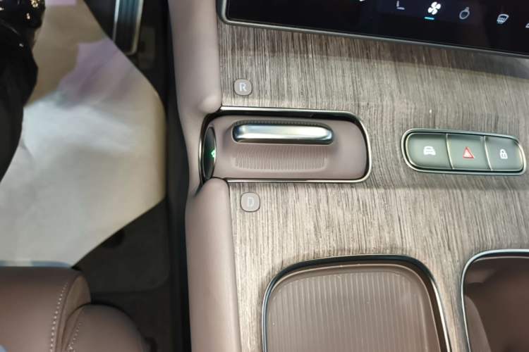 Used Nio ET7 2024 75 kWh Executive Signature Edition Gear Lever