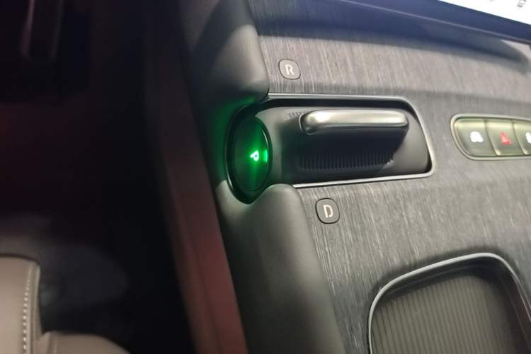 Used Nio ET7 2024 75 kWh Executive Signature Edition Gear Lever